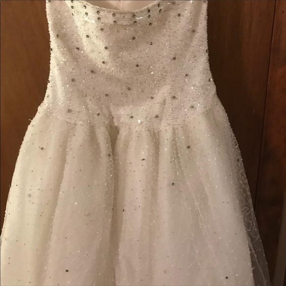 Beautiful hand beaded gown💖👰🏼 - Picture 5 of 9